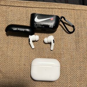 Ipoda Pro with Case no box